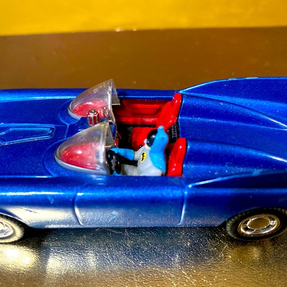 BATMAN 1960 BAT MOBILE CORGI CAR DC COMICS DIE CAST BLUE CAR BMBV1 & BATMAN 4.5” - Picture 6 of 14